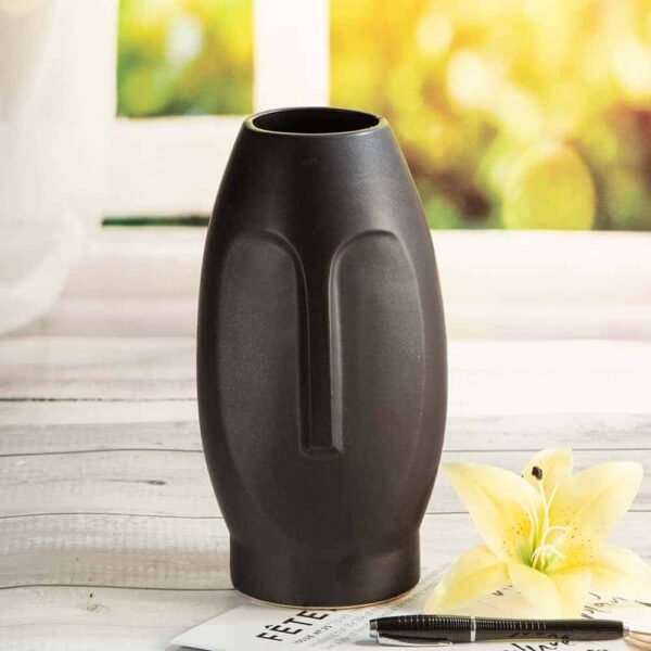 Ceramic vase from the Faces series in black - M