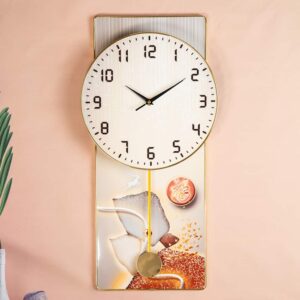 Wall clock with pendulum - Time for style