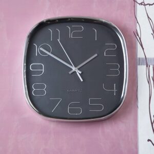 Wall Clock - Decoration and Precision