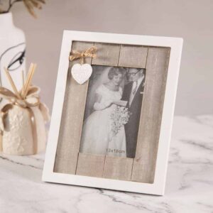 Photo frame with white edging - big