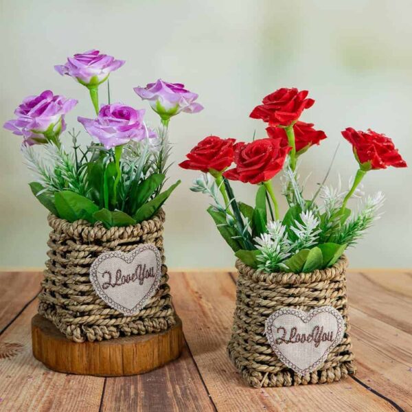 Flower arrangement - Mini roses in a basket
