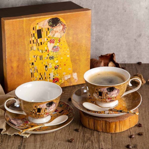 Set of cups from the Kiss series on a gold background - 220 ml