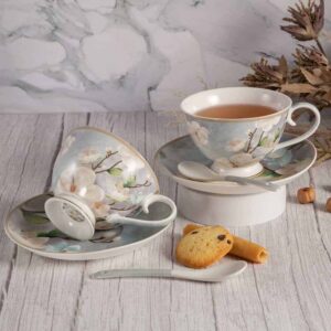 Cup set from the Magnolia series