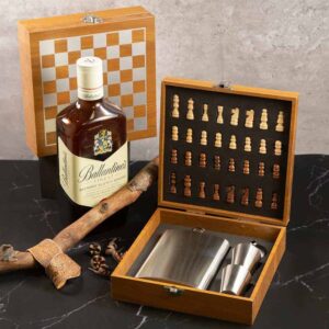 Wooden chess and flask - 1