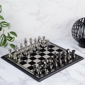 Chess Set - Strategic Moves