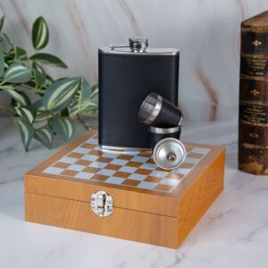 Chess set with flask - Black
