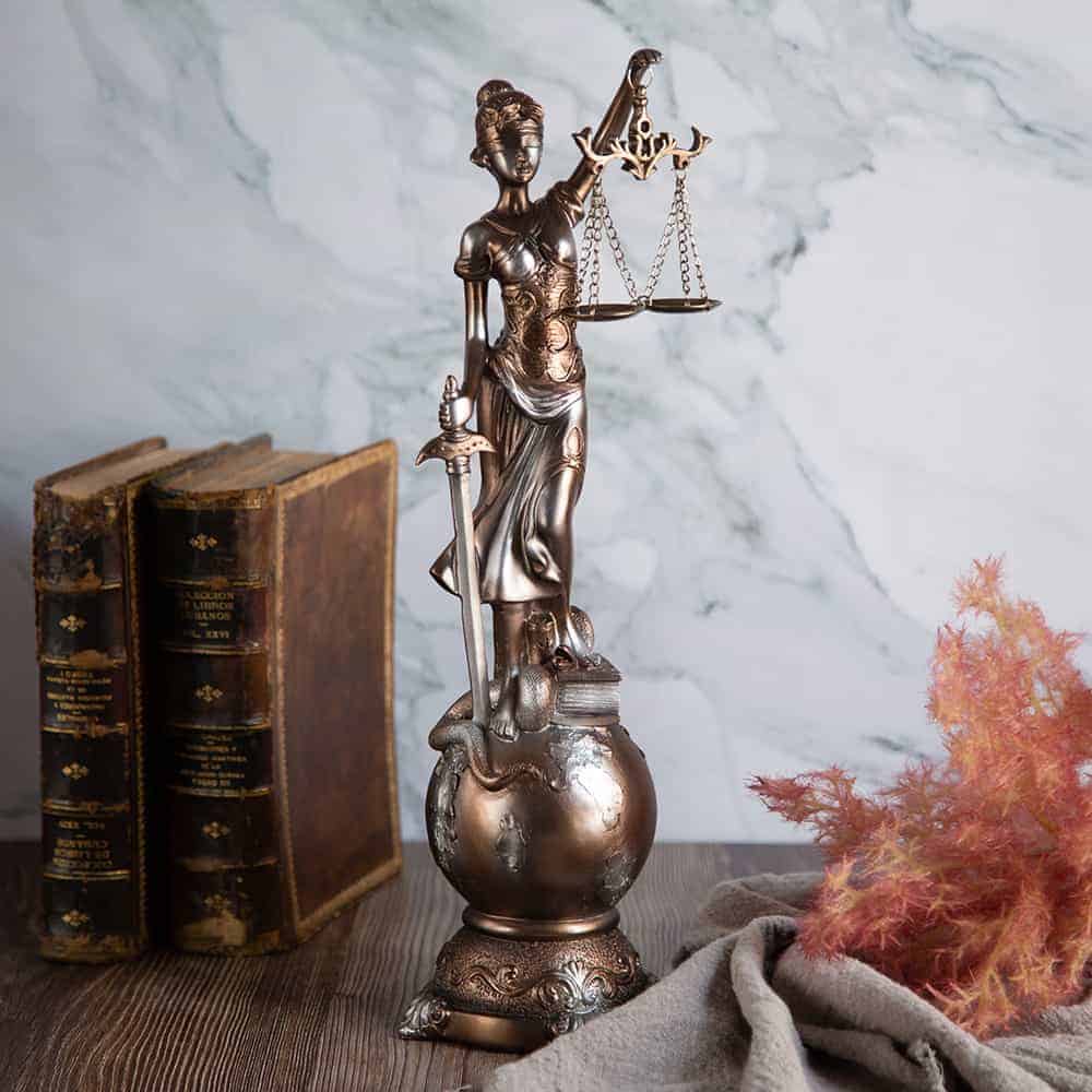 Small decorative statuette of Themis