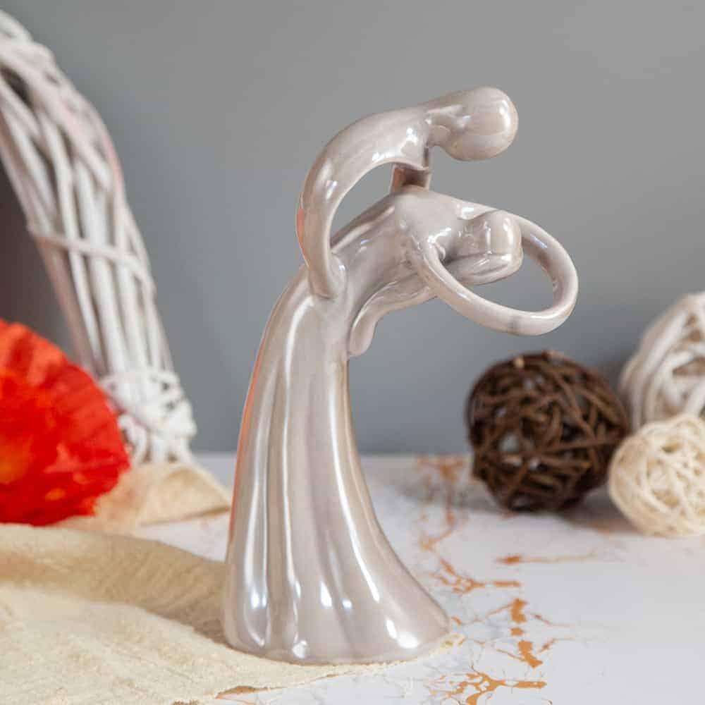 Decorative figurine dance in beige