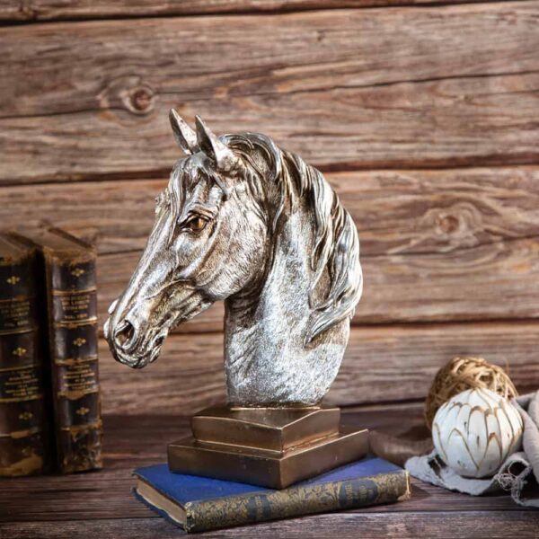 Decorative statuette on a pedestal - Head of a horse