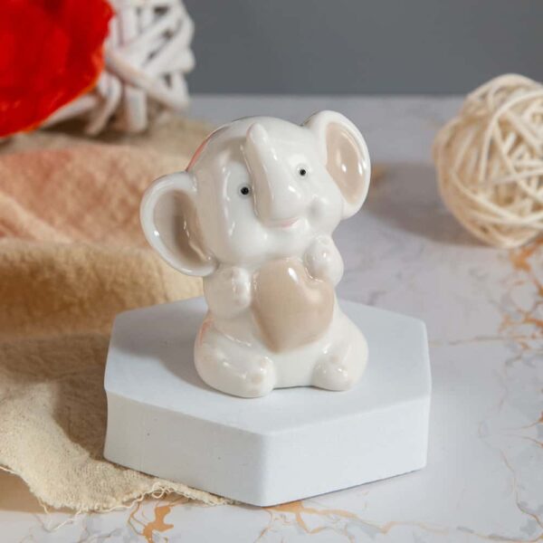Decorative statuette - Elephant in love