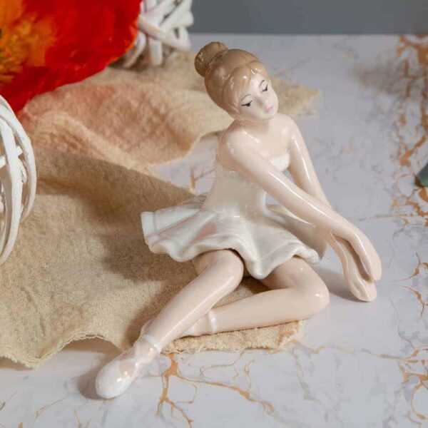 Decorative figurine - Ballerina 1