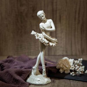 Decorative figurine - Ballerina 1