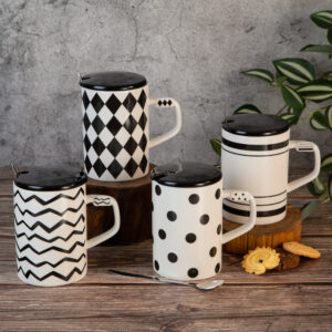 Gift Mug with Lid and Spoon - Black and White 330ml