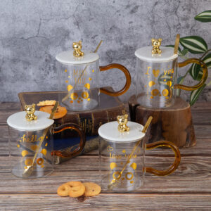 Gift mug with lid and spoon - Bear