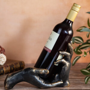 Wine rack - Hands with bottle