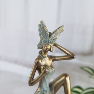 Decorative statuette - Woman with mask 2