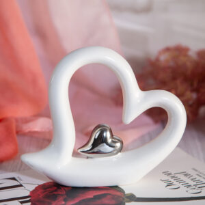 Decorative figurine - Small in a Big Heart