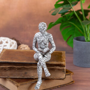Decorative figurine - Reading people