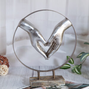 Decorative figurine - Hands in a heart