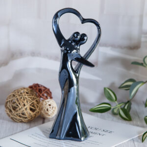 Decorative figurine - Couple in Heart
